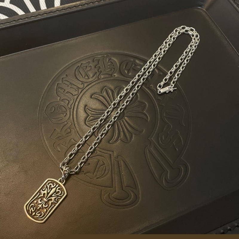 Ch**me He**ts necklaces